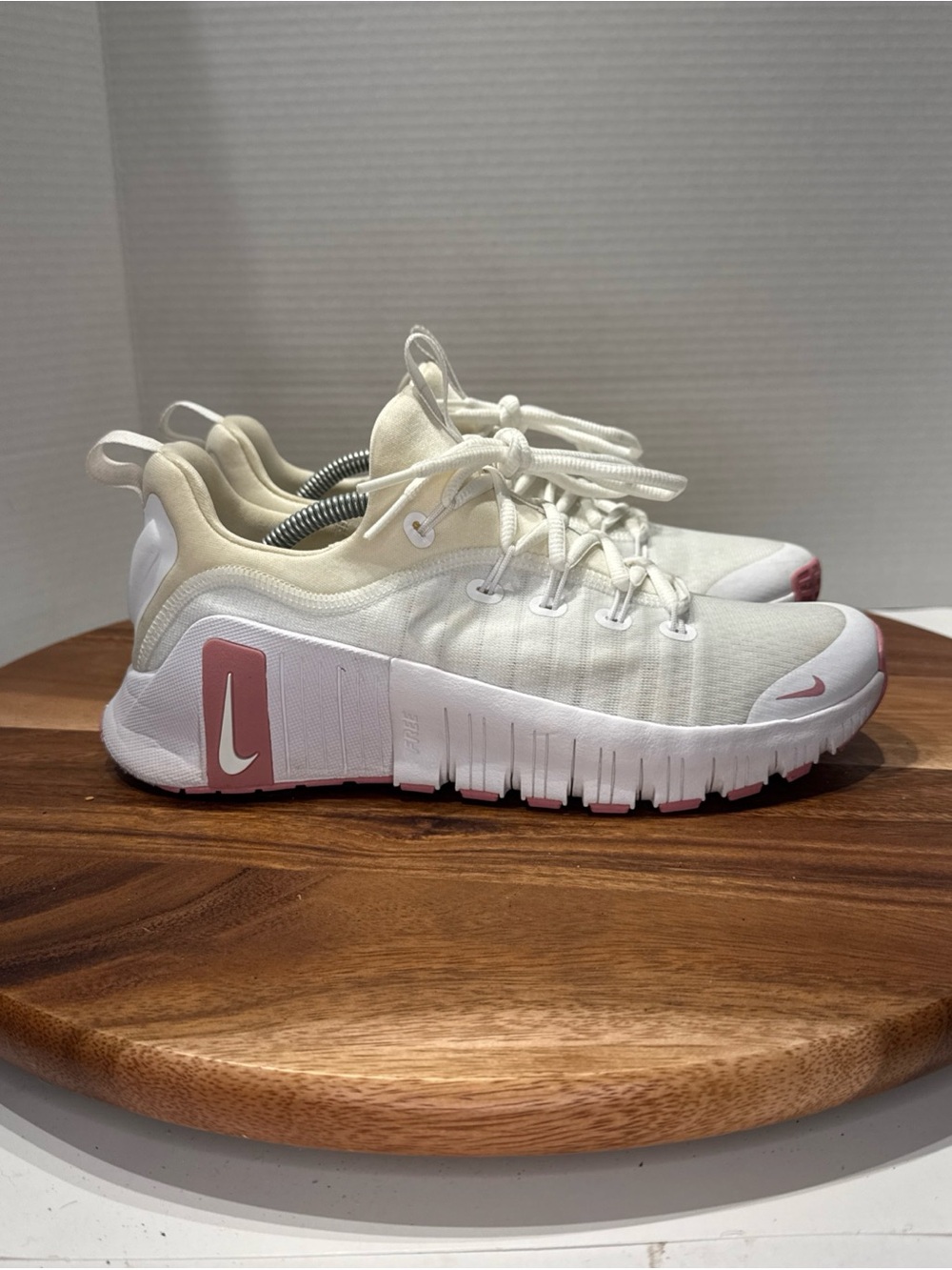 Nike Free Metcon 6 White Pink Shoes Sneaker Women’s Size 8
